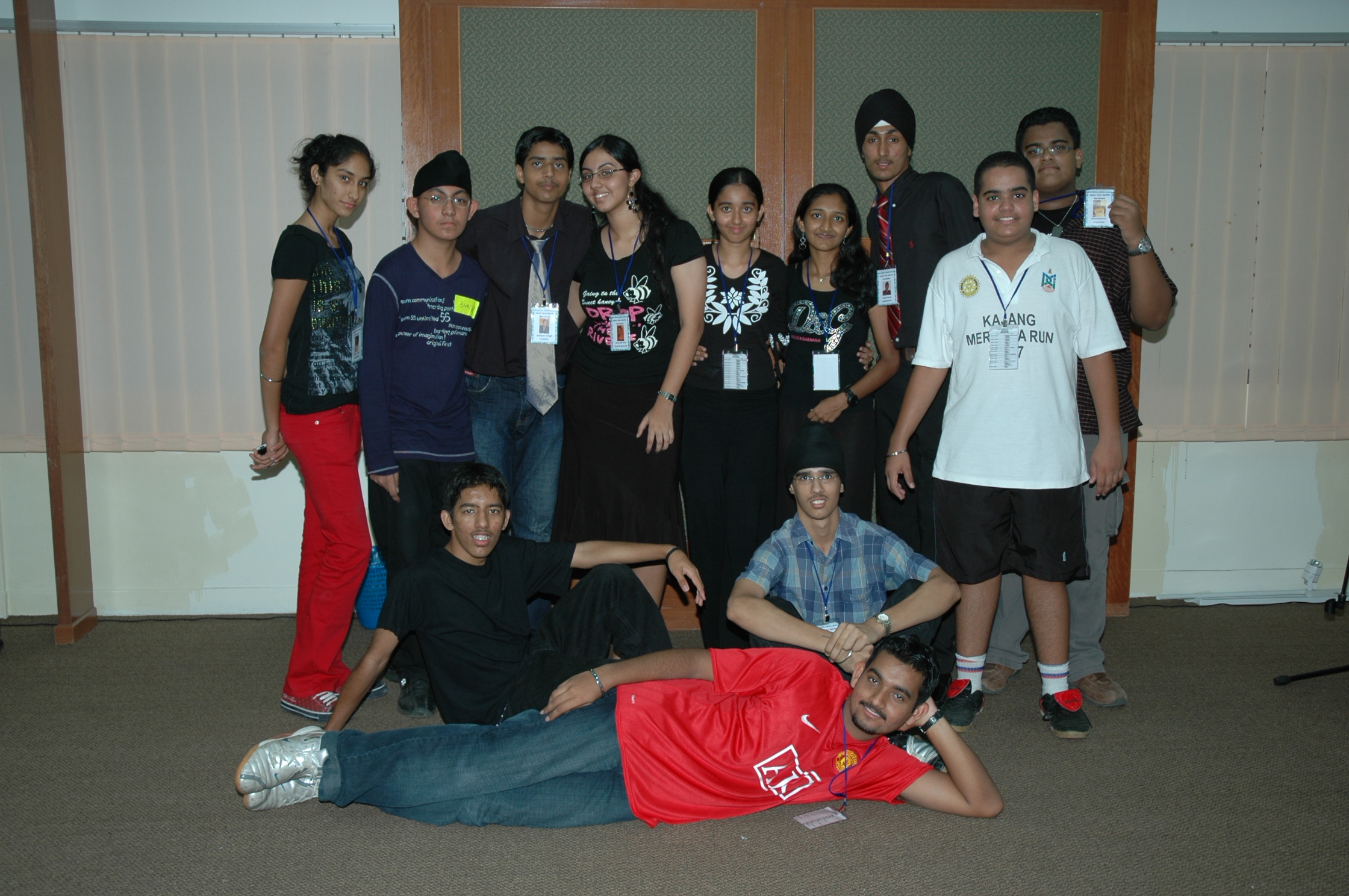 The dynamic organizing team with their team leaders, Dalip (standing 3rd from left) and Kaveena (standing 4th from left)